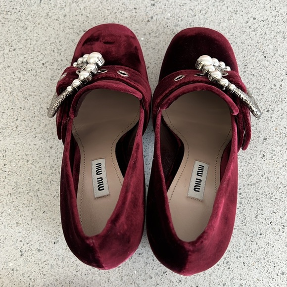Miu Miu Velvet & Pearl Pumps - Picture 3 of 10